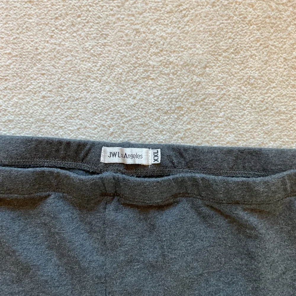 Johnny Was Floral Embroidered Leggings - Gray - Picture 2 of 8